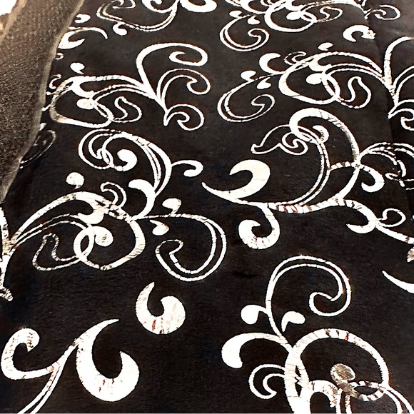 Protective Appliance Handle Covers in Printed Black Velvet [Set of 6] - Picture 6 of 8